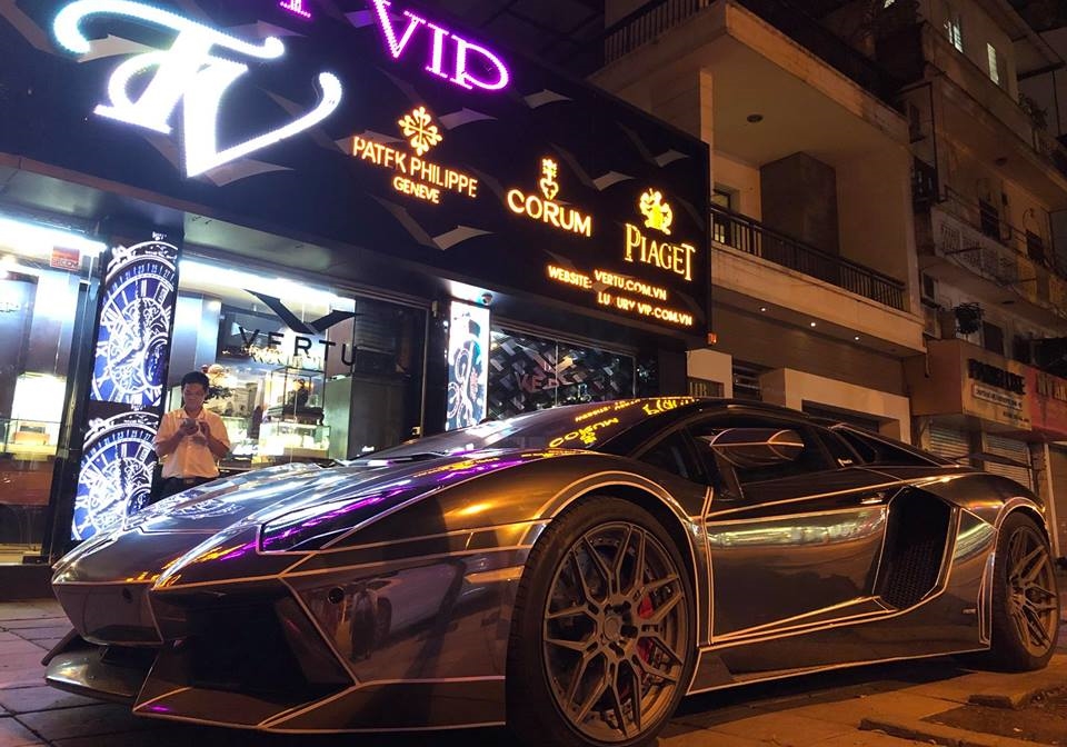 Sau khi bán Lamborghini Huracan, doanh nhân Hà Nội tậu siêu xe Lamborghini Aventador LP700-4 mui trần