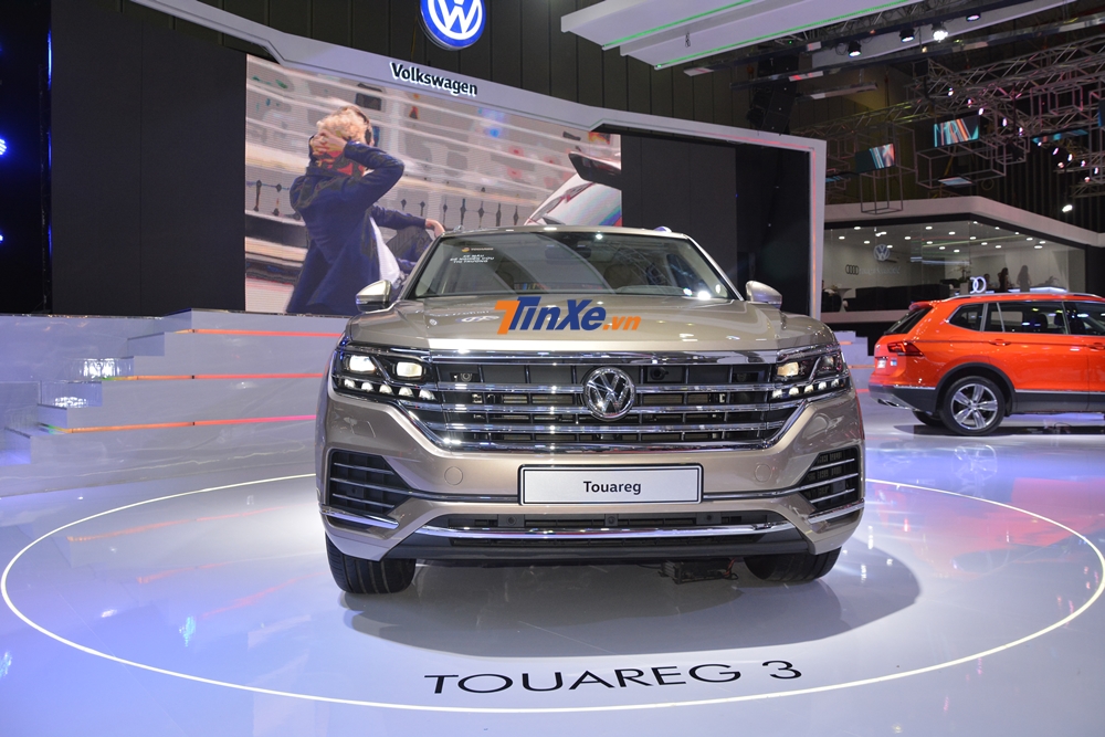 Touareg 2019 tỏa sáng tại gian hàng của Volkswagen