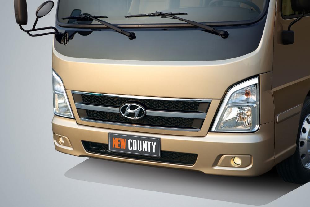 Bắt mắt hơn, Hyundai New County 2019 báo giá 1,4 tỷ đồng