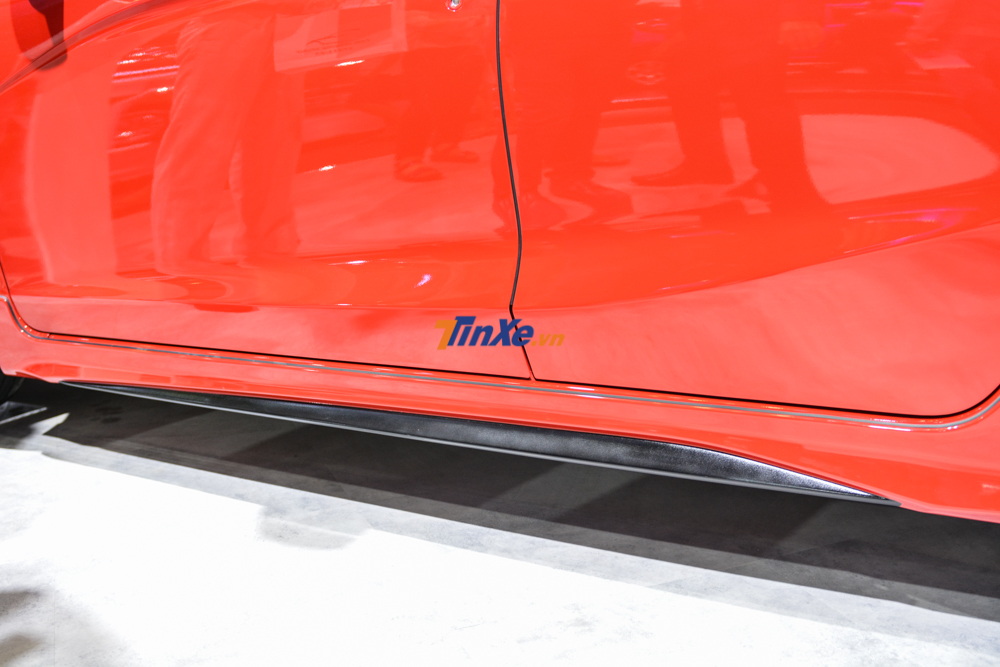 Ốp hai bên hông xe được thiết kế dành riêng cho chiếc xe hatchback đô thị Ốp hai bên hông xe được thiết kế dành riêng cho chiếc xe hatchback đô thị