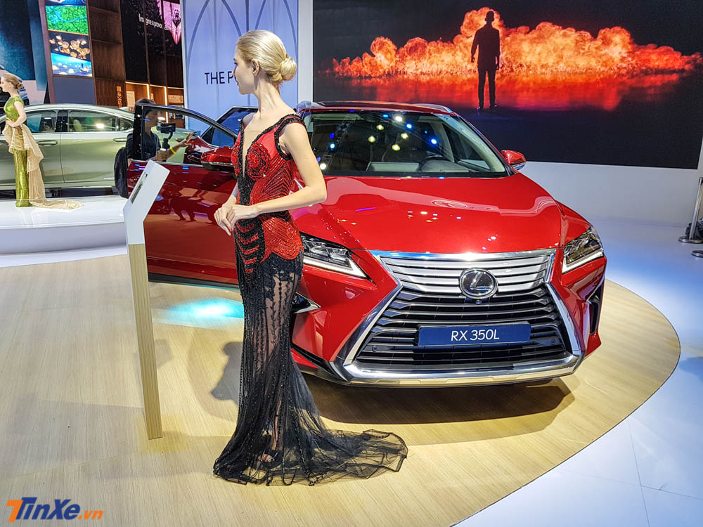 Lexus chốt giá 4,09 tỷ đồng cho RX350L 2018 chính hãng tại Việt Nam Lexus chốt giá 4,09 tỷ đồng cho RX350L 2018 chính hãng tại Việt Nam