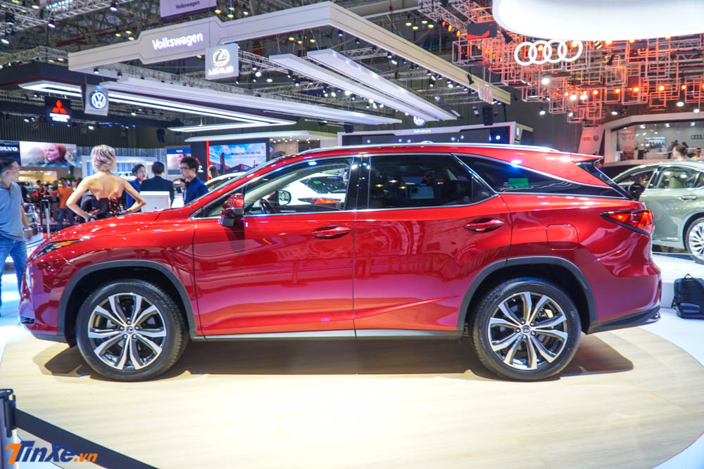 Việc chốt giá bán 4,09 tỷ đồng cho chiếc Lexus RX350L chính hãng có thể gây sức ép không nhỏ lên các nhà nhập khẩu không chính hãng Việc chốt giá bán 4,09 tỷ đồng cho chiếc Lexus RX350L chính hãng có thể gây sức ép không nhỏ lên các nhà nhập khẩu không chính hãng