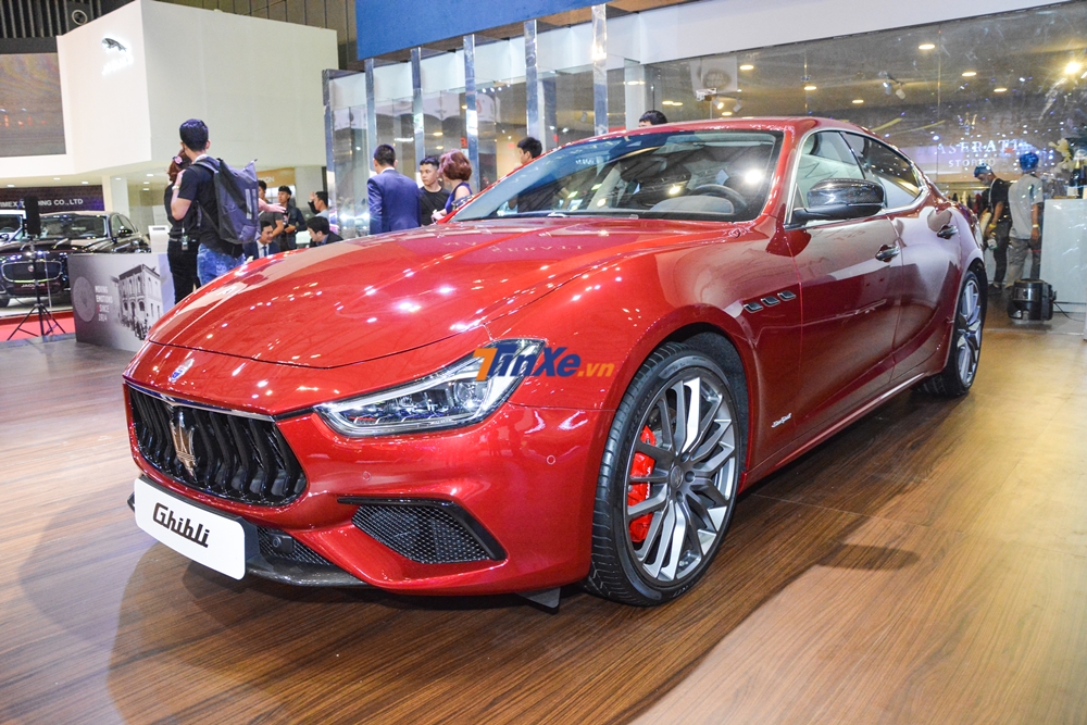 Maserati Ghibli phiên bản 2018 có sự bổ sung đáng chú ý ở thiết kế đèn pha mới Maserati Ghibli phiên bản 2018 có sự bổ sung đáng chú ý ở thiết kế đèn pha mới