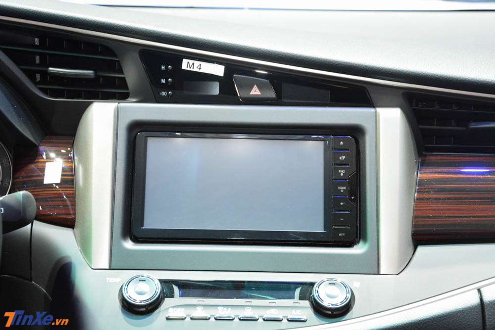 Hệ thống thông tin giải trí trên Toyota Innova Venturer 2018 đi kèm màn hình cảm ứng 7 inch Hệ thống thông tin giải trí trên Toyota Innova Venturer 2018 đi kèm màn hình cảm ứng 7 inch