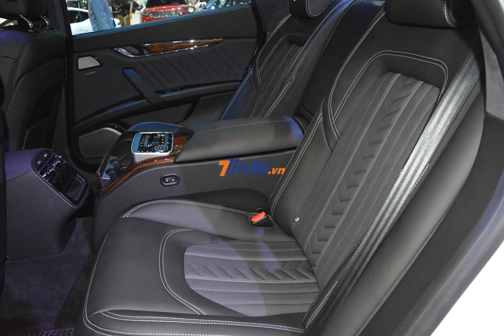 Chiếc Maserati Quattroporte GTS 2018 này còn có gói trang bị nội thất Ermenegildo Zegna Chiếc Maserati Quattroporte GTS 2018 này còn có gói trang bị nội thất Ermenegildo Zegna