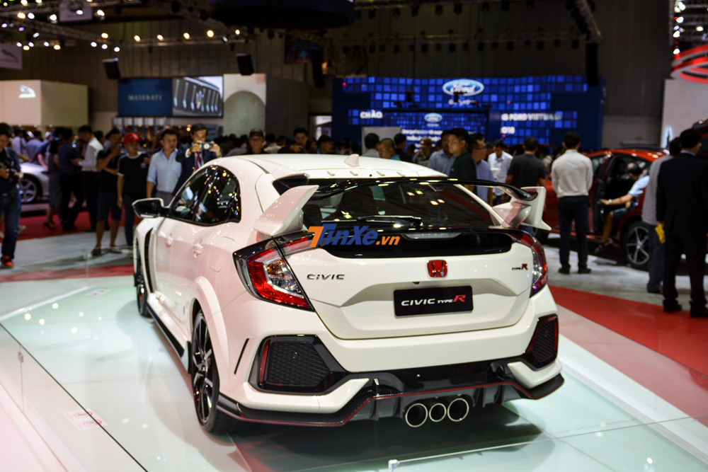 Các thay đổi Honda Civic Type R 2018 bao gồm cánh lướt giớ phía trước, bên hông và đằng sau xe dữ dằn Các thay đổi Honda Civic Type R 2018 bao gồm cánh lướt giớ phía trước, bên hông và đằng sau xe dữ dằn
