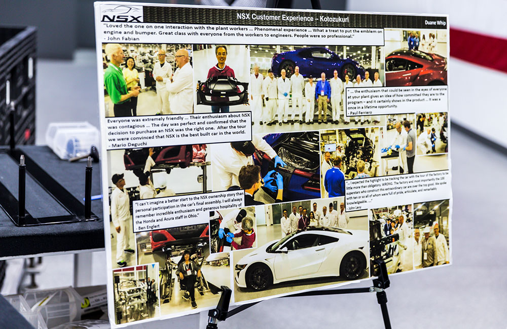 Ảnh chụp những khách hàng tham gia vào quá trình hoàn thiện siêu xe Acura NSX