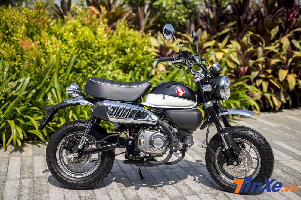 Honda Monkey nổi bật với thiết kế đặc biệt vừa nhỏ gọn vừa cá tính với thân xe ngắn, bình xăng gọn gàng, và tay lái nhô cao mô phỏng theo hình tay khỉ. Đây cũng là lý di mà chiếc xe được đặt tên là Honda Monkey.
