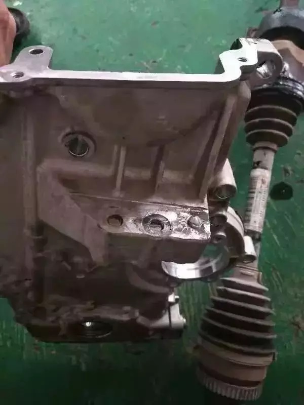 Phụ tùng bị hỏng của xe Phụ tùng bị hỏng của xe