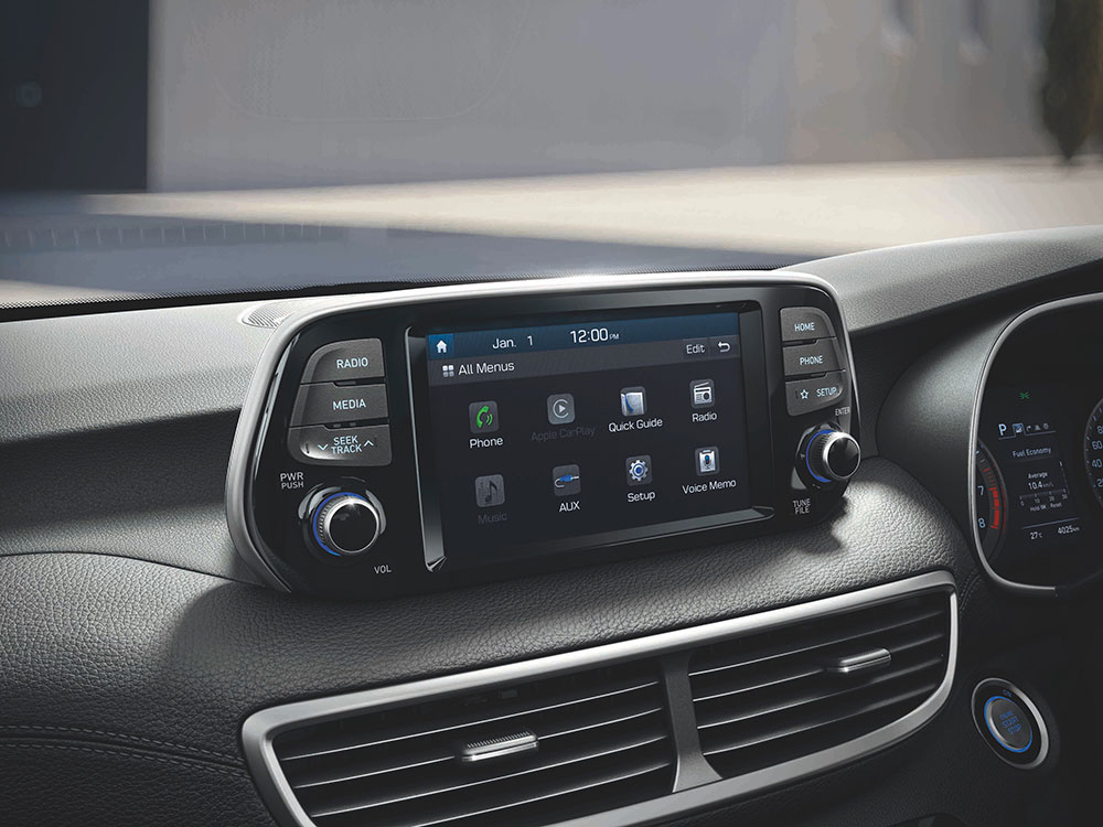 Màn hình độc lập nằm trên mặt táp-lô