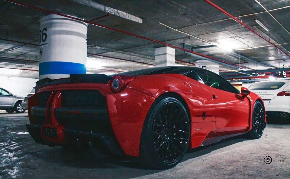 Siêu xe Ferrari 458 Italia độ Misha Designs hay đỗ ở căn hầm nằm trong khu đô thị tại quận Thanh Xuân, Hà Nội. Siêu xe Ferrari 458 Italia độ Misha Designs hay đỗ ở căn hầm nằm trong khu đô thị tại quận Thanh Xuân, Hà Nội.