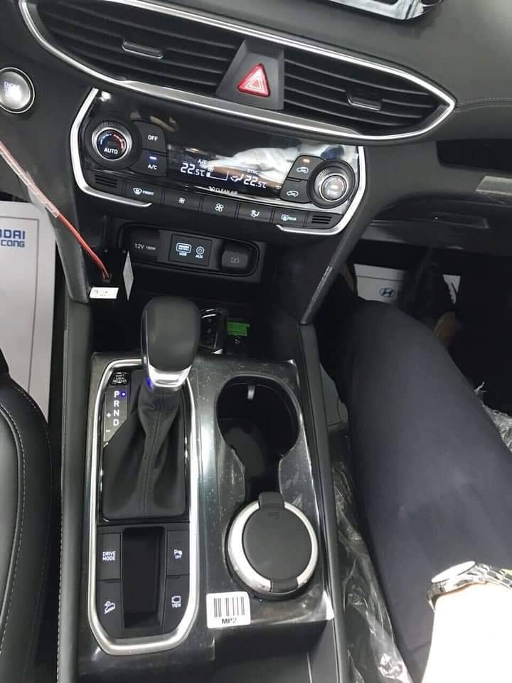 Lộ ảnh nội thất Hyundai Santa Fe 2019 bản lắp ráp tại Việt Nam