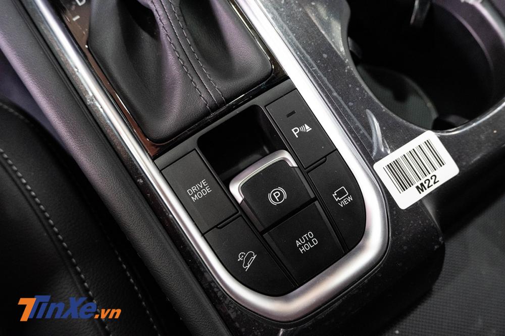 Soi kỹ Hyundai Santa Fe 2019 bản máy dầu đặc biệt xuất hiện tại đại lý