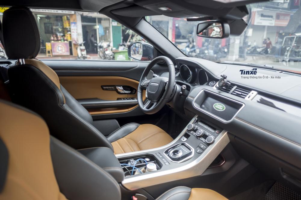 Nội thất chiếc Range Rover Evoque mui trần của nữ biker Phạm Ngọc Phượng