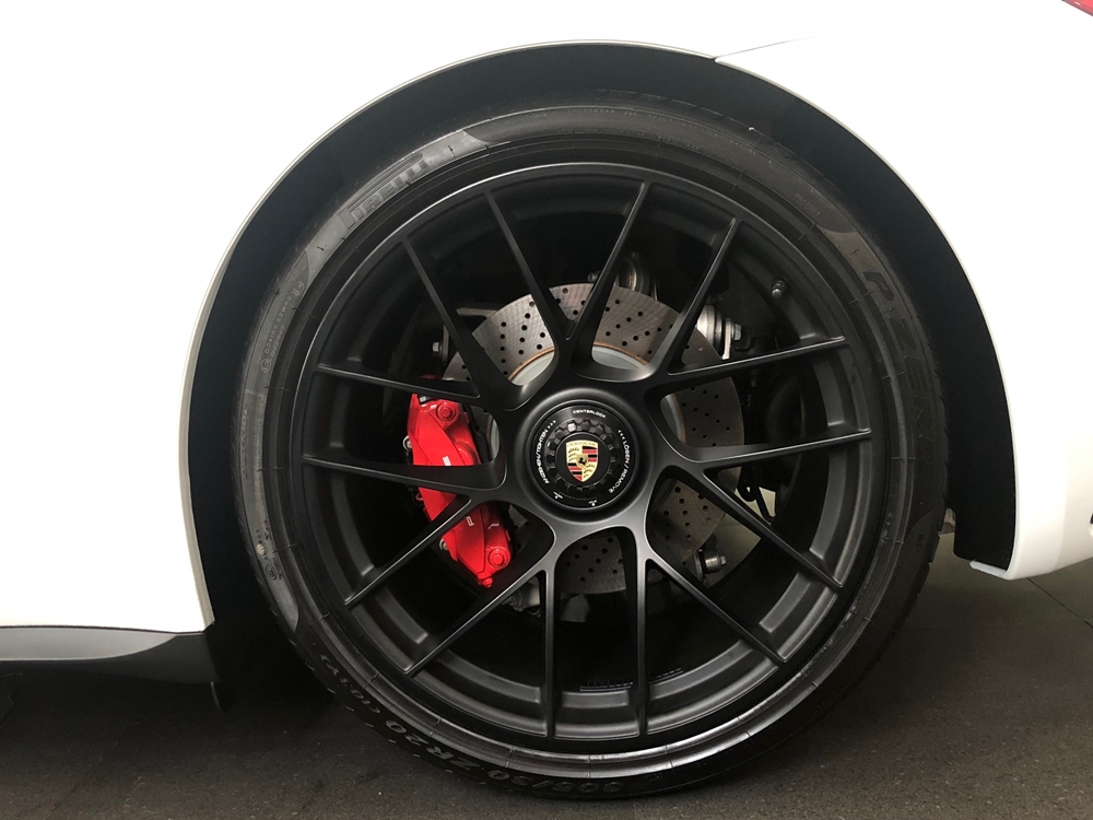 Bộ mâm 20 inch sơn màu đen mờ của phiên bản 911 Turbo S