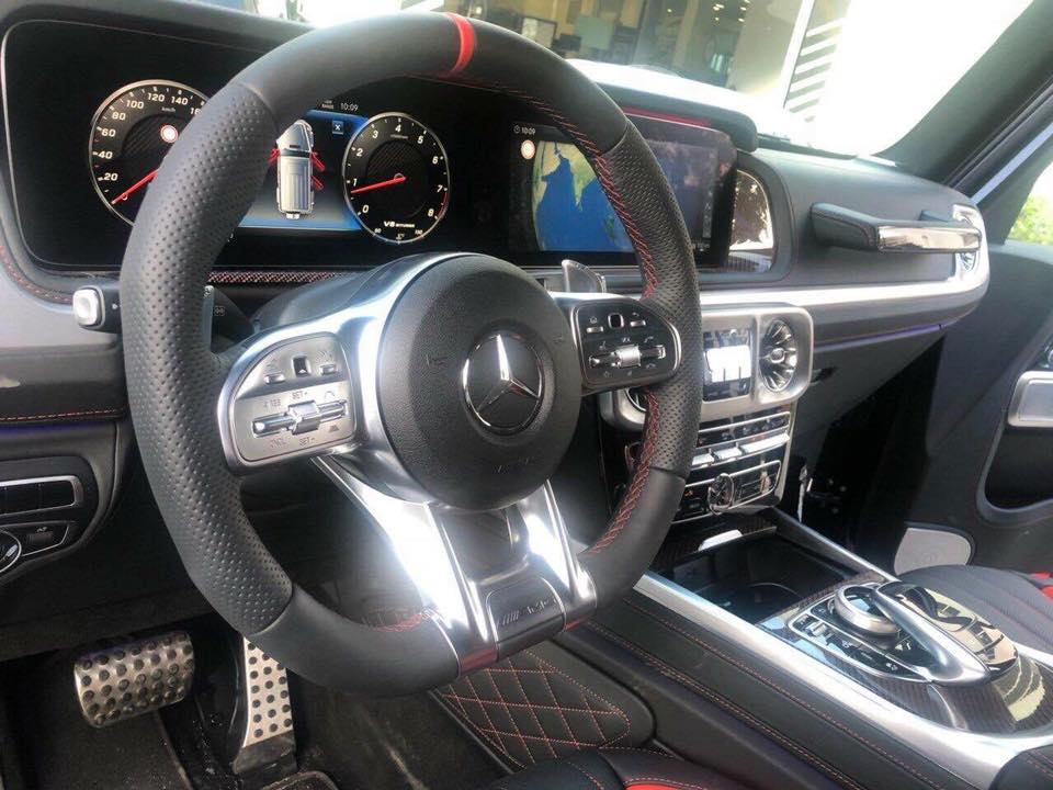 Dù thuộc phiên bản Edition 1, tuy nhiên, chiếc Mercedes-AMG G63 đời 2019 thứ 2 lộ diện trên mạng xã hội vẫn có động cơ tương tự như bản tiêu chuẩn Dù thuộc phiên bản Edition 1, tuy nhiên, chiếc Mercedes-AMG G63 đời 2019 thứ 2 lộ diện trên mạng xã hội vẫn có động cơ tương tự như bản tiêu chuẩn