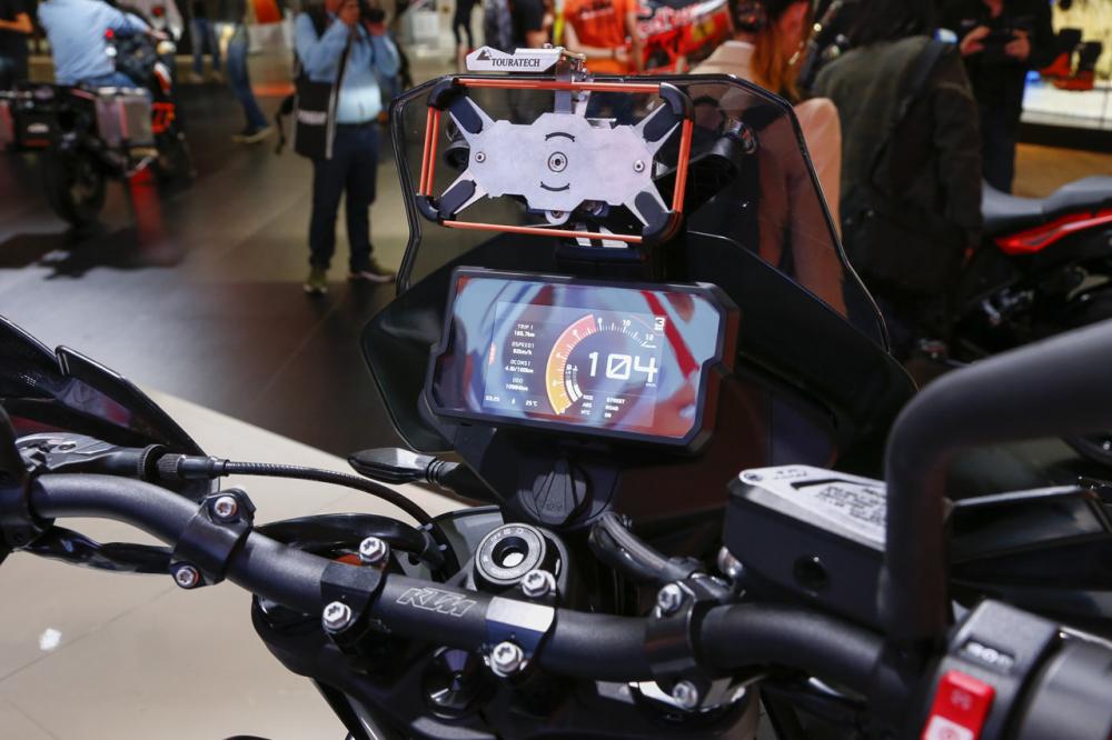 Xe trang bị màn hình màu TFT cao cấp