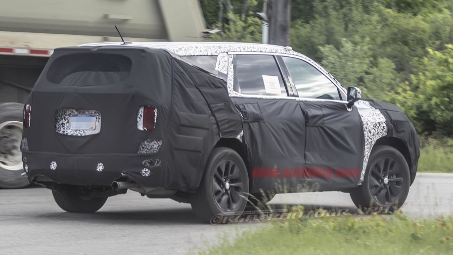 Hyundai Palisade 2020 chạy trên đường thử Hyundai Palisade 2020 chạy trên đường thử