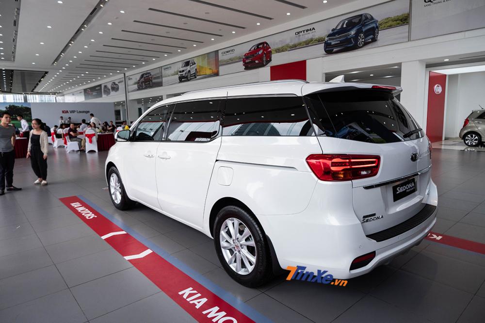 Cập nhật giá xe Kia Sedona mới nhất hôm nay