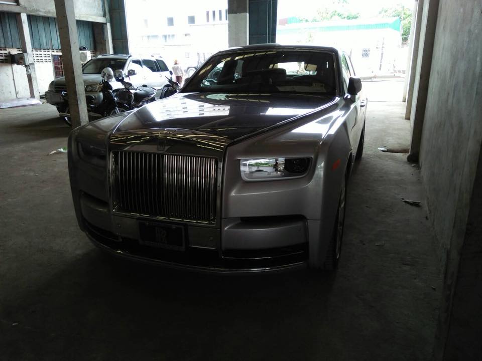 Rolls-Royce Phantom thế hệ thứ 8 chuẩn bị ra mắt Việt Nam đã có chiếc thứ 5 xuất hiện ở Campuchia Rolls-Royce Phantom thế hệ thứ 8 chuẩn bị ra mắt Việt Nam đã có chiếc thứ 5 xuất hiện ở Campuchia