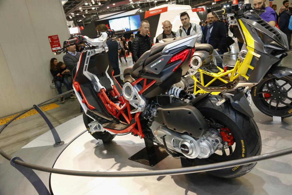 Xe sở hữu bộ khung thép lưới mắt cáo khỏe khoắn