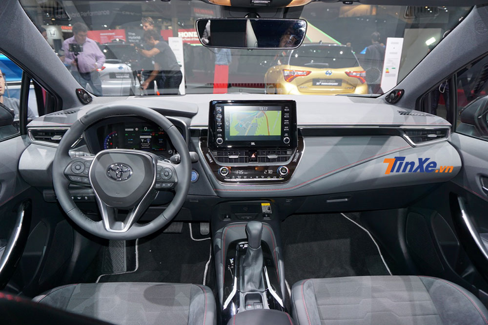 Nội thất bên trong Toyota Corolla Hatchback 2019