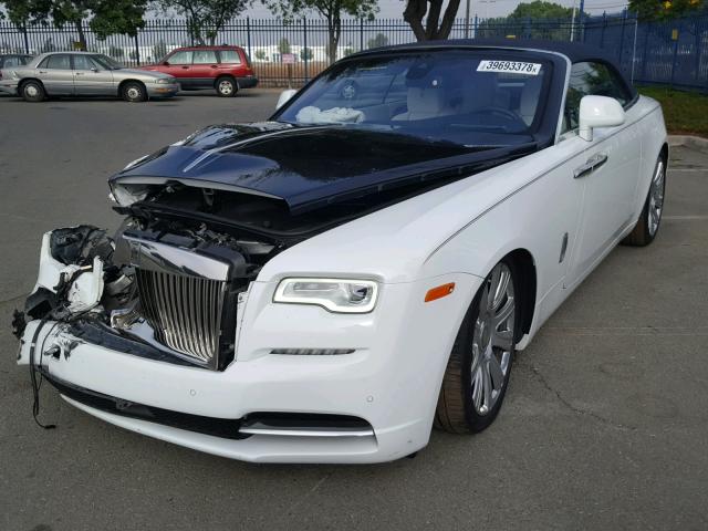 Rolls-Royce Dawn này được chào bán với giá khởi điểm 60.500 đô la, tương đương 1,41 tỷ đồng Rolls-Royce Dawn này được chào bán với giá khởi điểm 60.500 đô la, tương đương 1,41 tỷ đồng