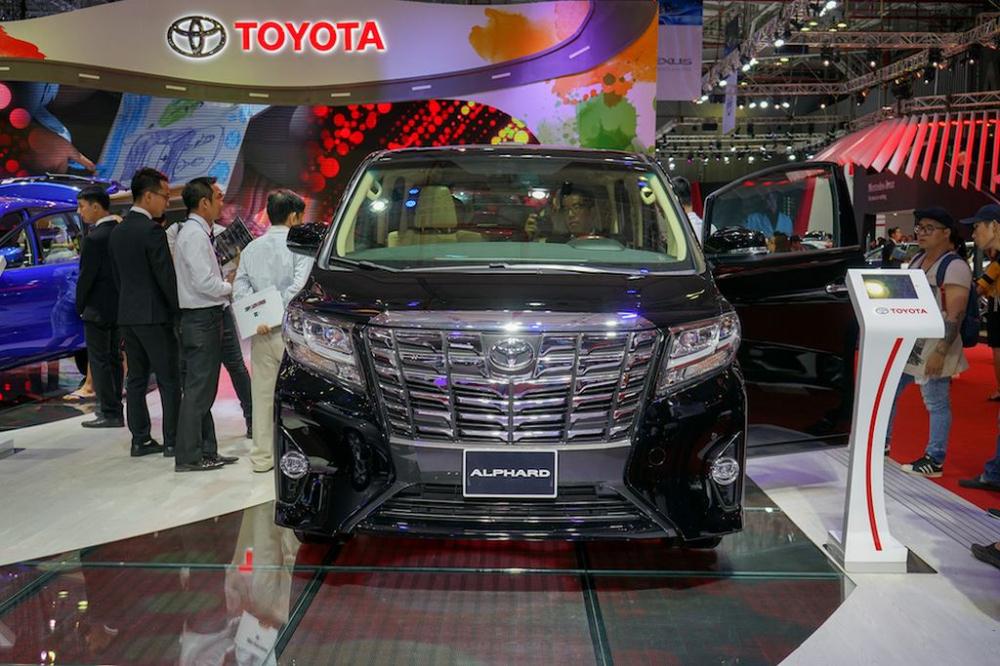 Được định vị ở phân khúc MPV hạng sang cao cấp, Toyota Alphard có giá 4,038 tỷ đồng tại Việt Nam Được định vị ở phân khúc MPV hạng sang cao cấp, Toyota Alphard có giá 4,038 tỷ đồng tại Việt Nam