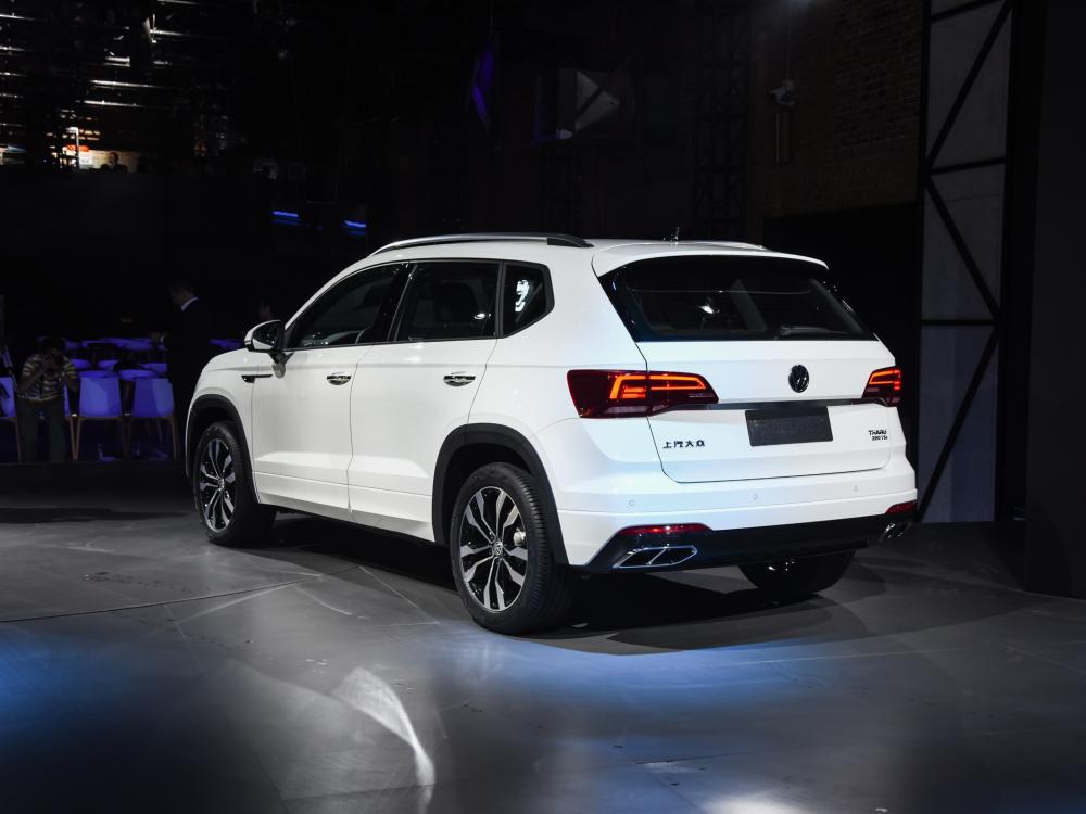 Volkswagen Tharu R-Line với bộ body kit trùng màu thân xe