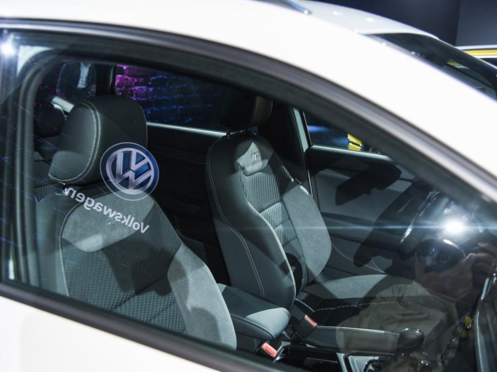 Ghế bọc da phối nỉ của Volkswagen Tharu R-Line