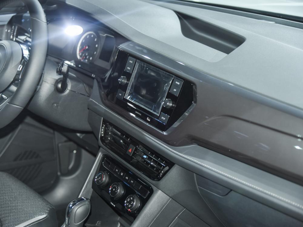 Màn hình trung tâm có kích thước 6,5 inch của Volkswagen Tharu R-Line 