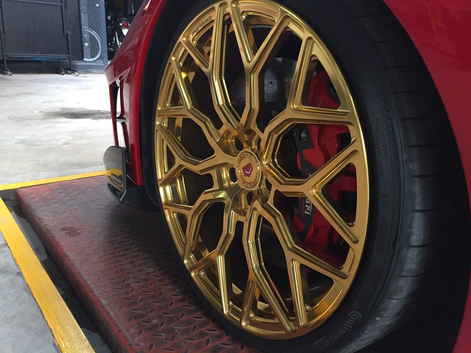 La-zăng độ Vossen của siêu xe Ferrari 488 GTB La-zăng độ Vossen của siêu xe Ferrari 488 GTB