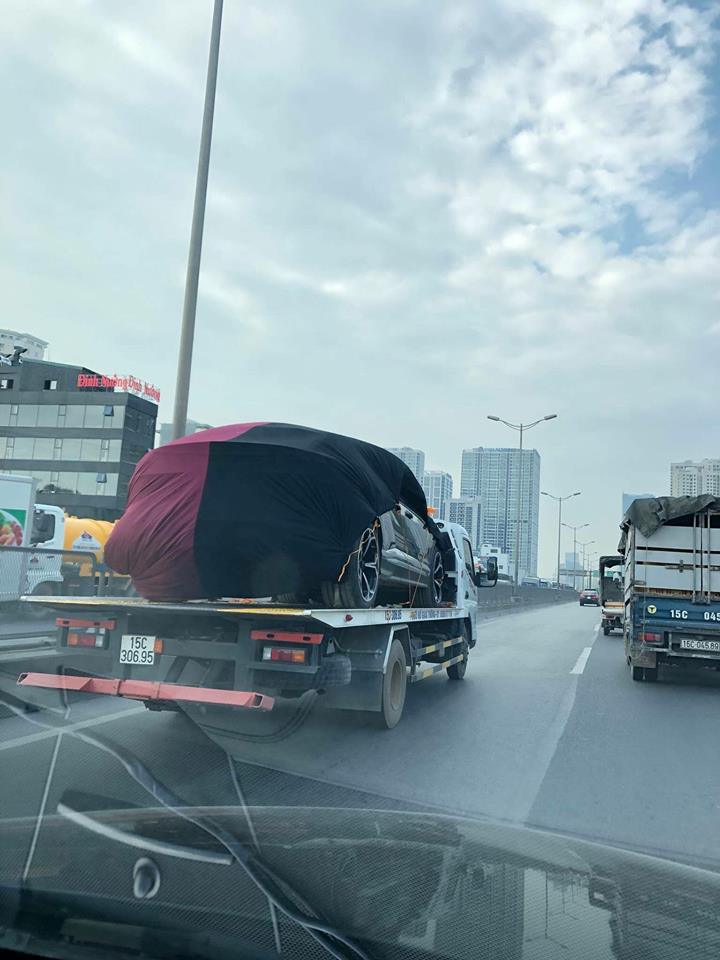 Siêu SUV Lamborghini Urus thứ 2 tại thị trường Việt Nam đang trên đường vận chuyển về Hà Nội Siêu SUV Lamborghini Urus thứ 2 tại thị trường Việt Nam đang trên đường vận chuyển về Hà Nội