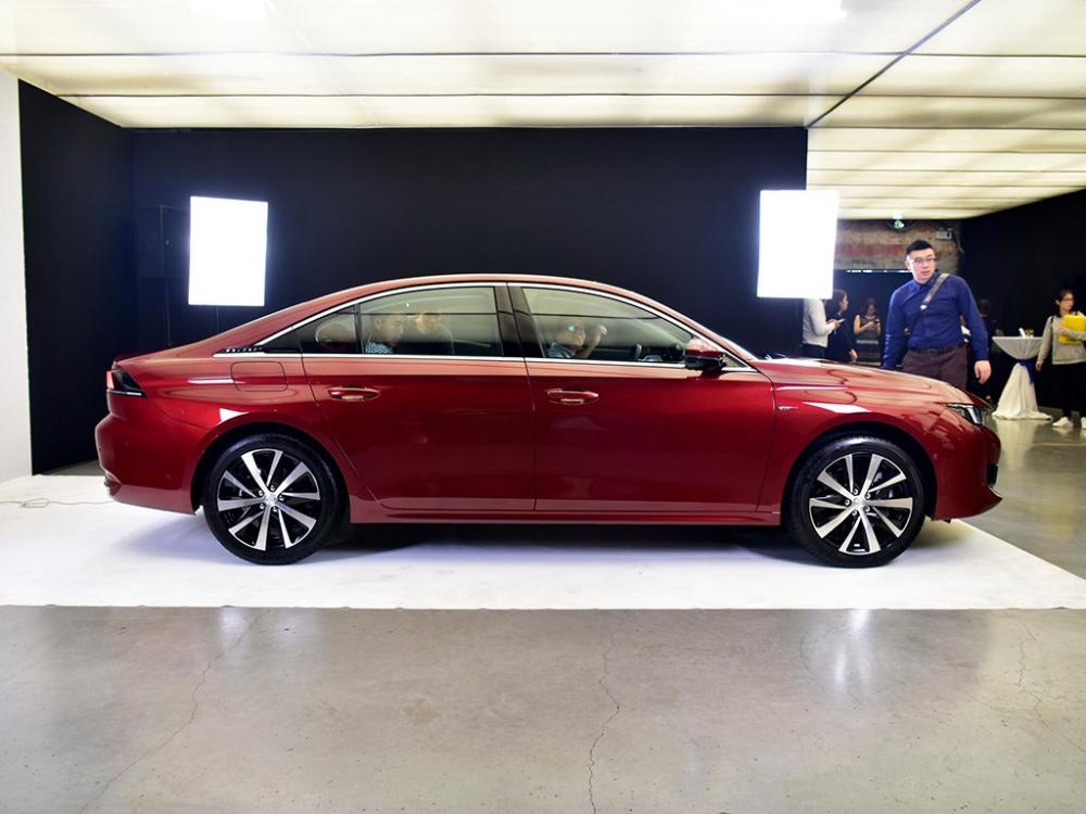 Peugeot 508L 2019 chính là phiên bản kéo dài của mẫu sedan cỡ trung 508 Peugeot 508L 2019 chính là phiên bản kéo dài của mẫu sedan cỡ trung 508