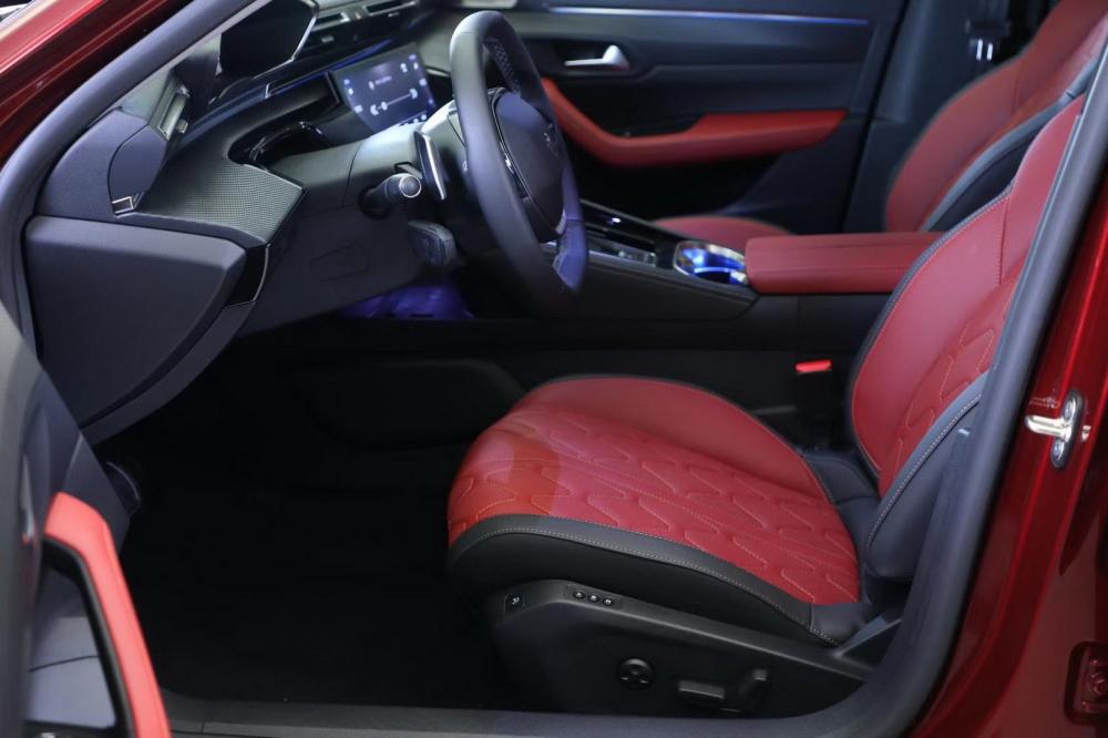 Hàng ghế trước của Peugeot 508L 2019 có 3 cấu hình khác nhau Hàng ghế trước của Peugeot 508L 2019 có 3 cấu hình khác nhau