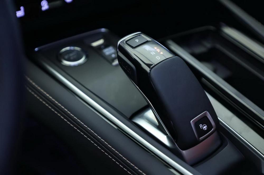 Cần số của Peugeot 508L 2019 Cần số của Peugeot 508L 2019