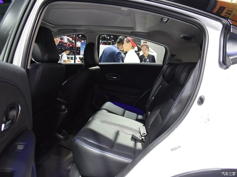 Hàng ghế sau của Honda VE1