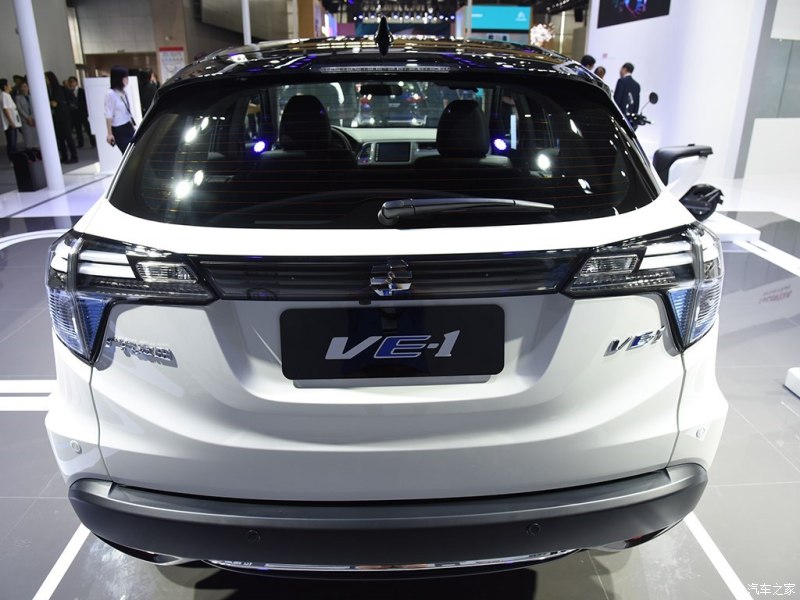 Cận cảnh đuôi xe của Honda VE1