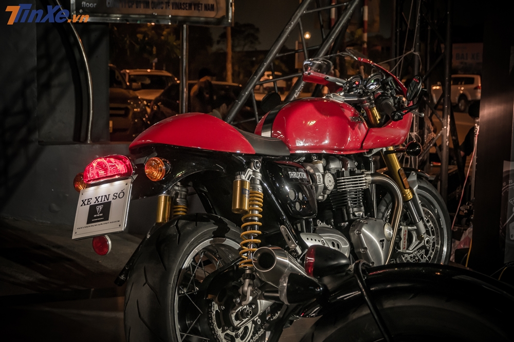 Triumph Thruxton R điệu đà trong ngày ra mắt showroom