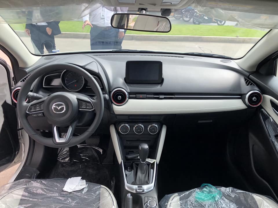 Nội thất bên trong Mazda2 2018 tại Việt Nam