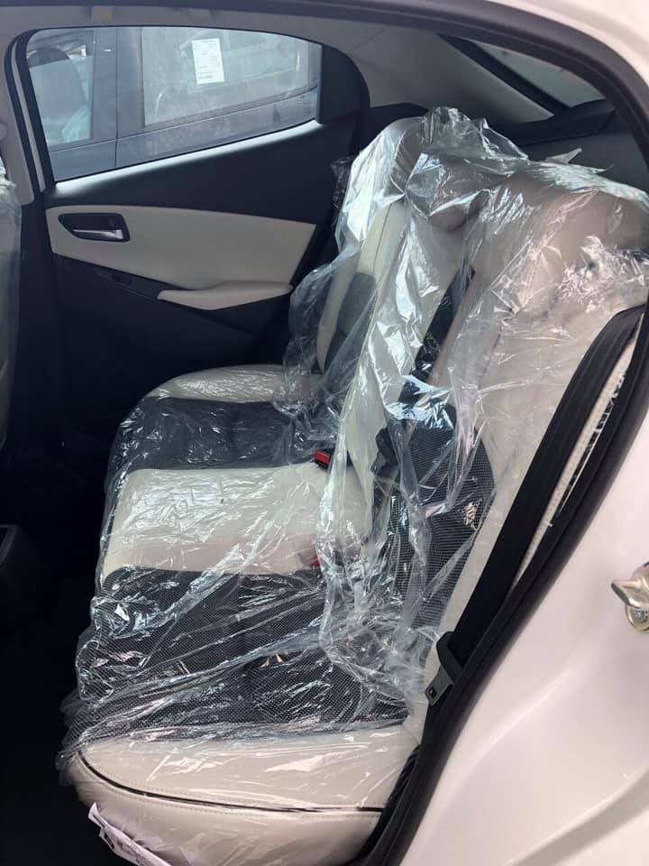 Hàng ghế sau của Mazda2 2018