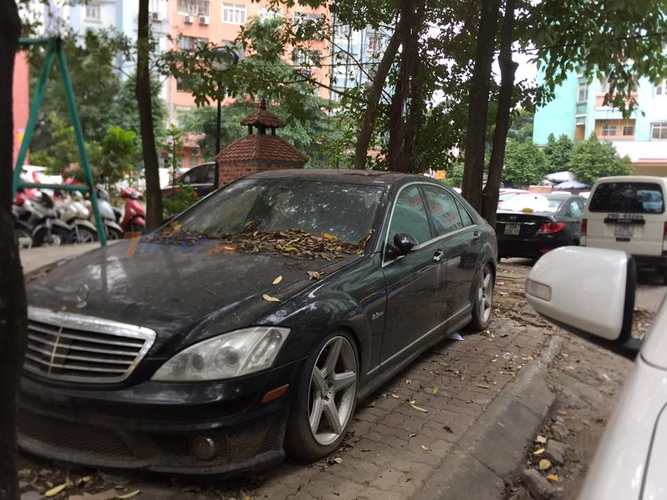 Mercedes-Benz S63 AMG một thời là niềm mơ ước của nhà giàu Việt giờ lại bị bỏ rơi không thương tiếc tại Hà Nội