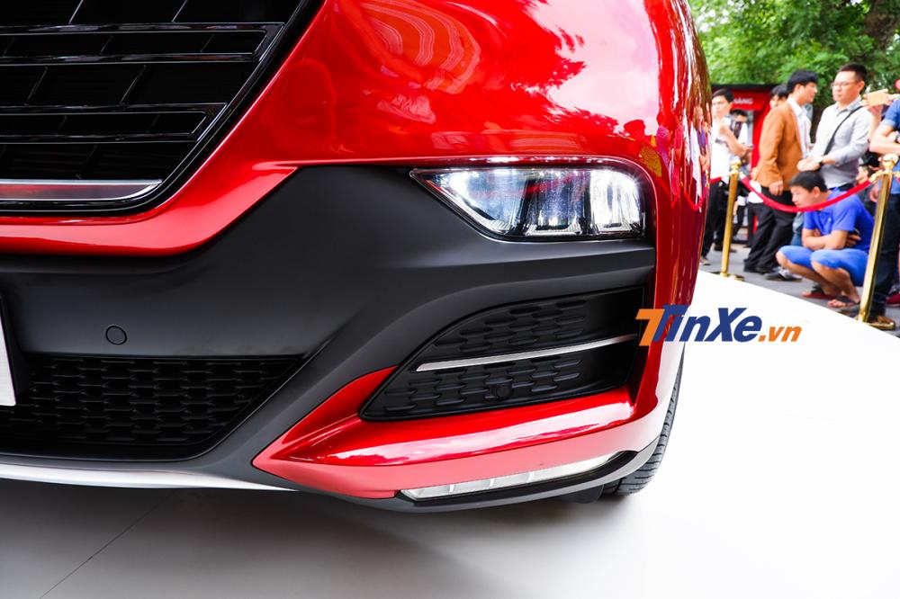 VinFast LUX SA2.0 chính thức được ra mắt Việt Nam, giá đợt 1 là 1,136 tỷ đồng, chưa thuế VinFast LUX SA2.0 chính thức được ra mắt Việt Nam, giá đợt 1 là 1,136 tỷ đồng, chưa thuế