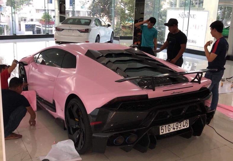 siêu xe Lamborghini Huracan LP610-4 tại Bạc Liêu còn được chủ nhân độ body kit Novara Edizione