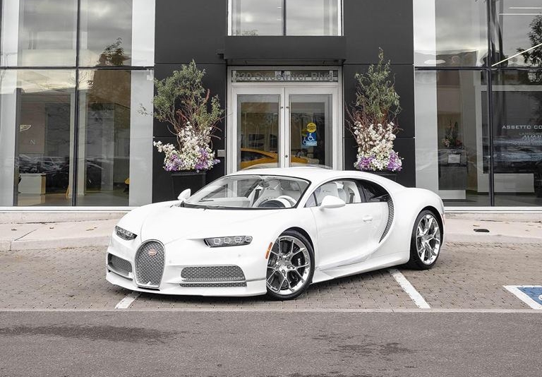 Bạch mã triệu đô Bugatti Chiron của giới nhà giàu Canada