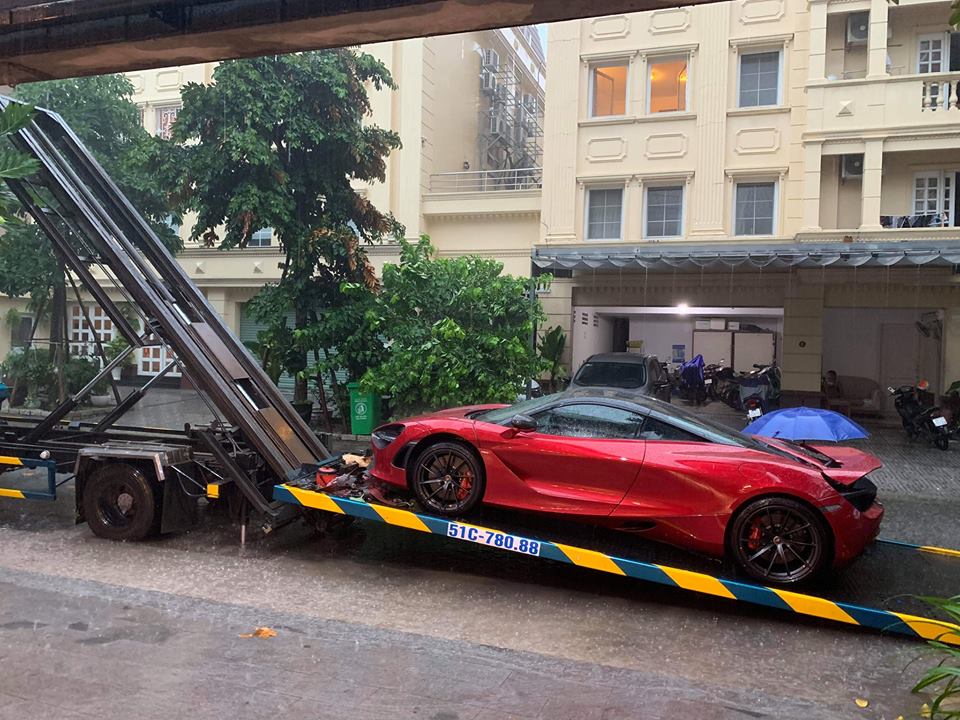 Siêu phẩm này nhanh chóng được cho xuống mặt đường