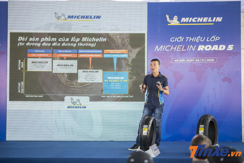 Lễ ra mắt lốp Michelin Road 5 tại Việt Nam.