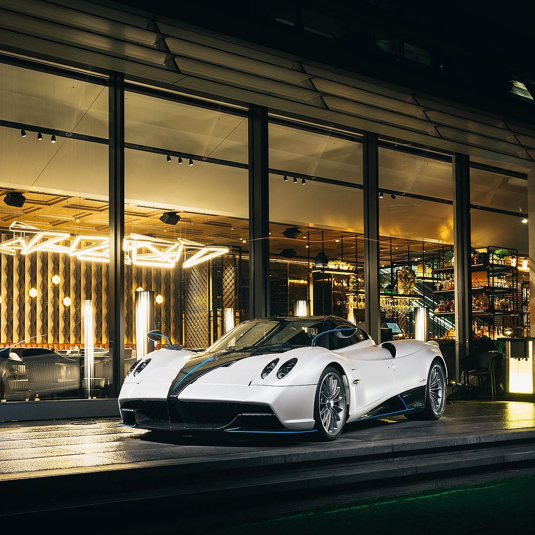 Siêu xe triệu đô Huayra mui trần đầu tiên cập bến thủ phủ Pagani tại châu Á