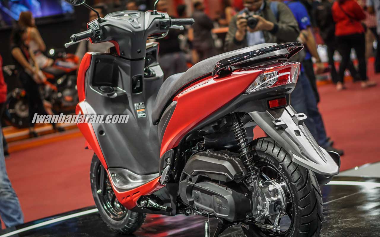 Yamaha FreeGo có thiết kế tròn trịa và đầy đặn giống đàn anh Yamaha NM-X