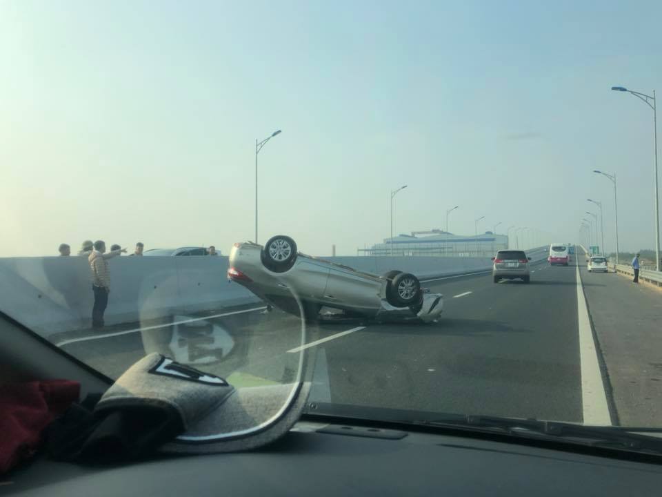 Chiếc Toyota Vios bị hỏng đáng kể sau vụ tai nạn